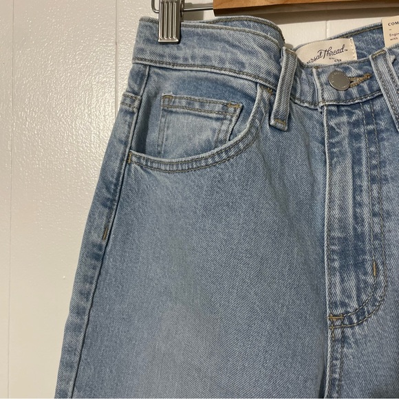 Universal Thread High-Waisted Jeans - Picture 4 of 7